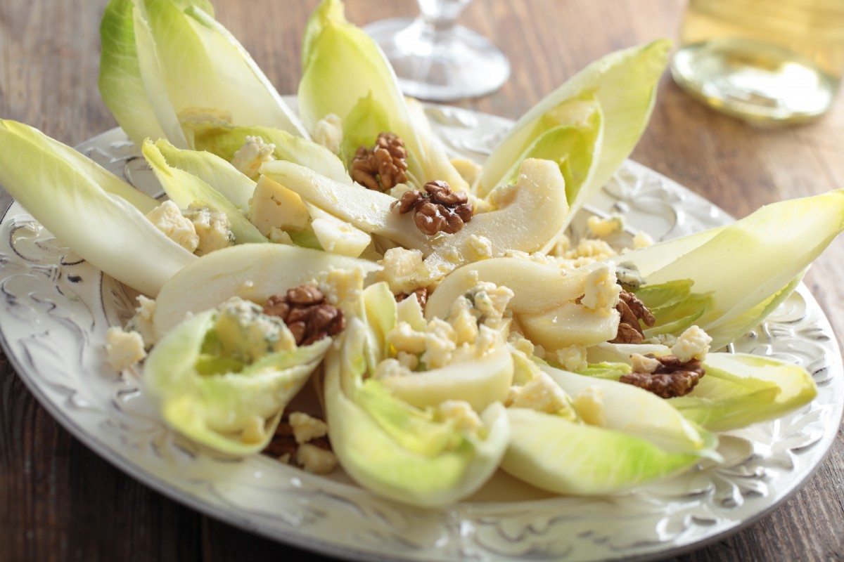 witlof, pear, blue cheese and walnut salad