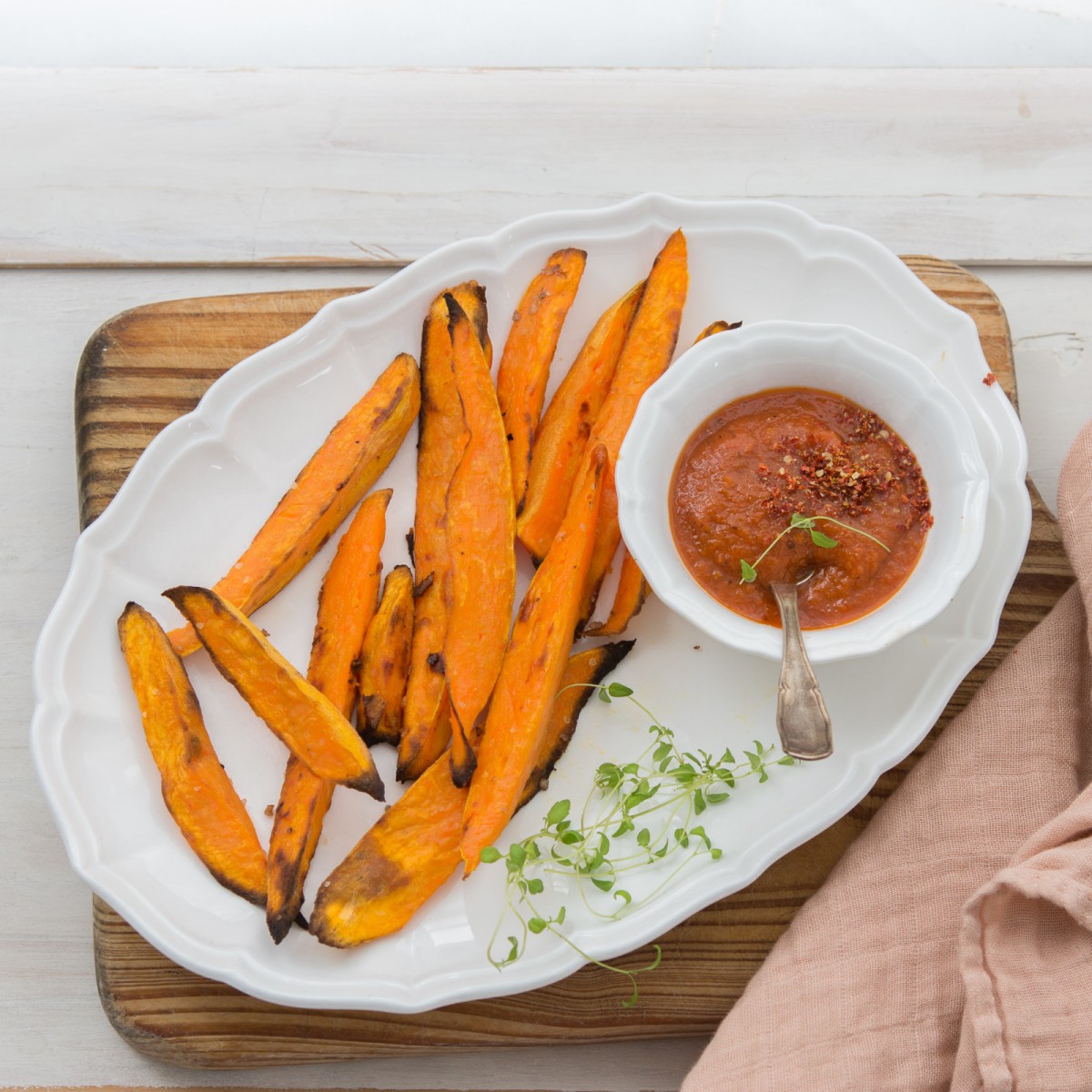 Aperitivo de Boniato con salsa picante 