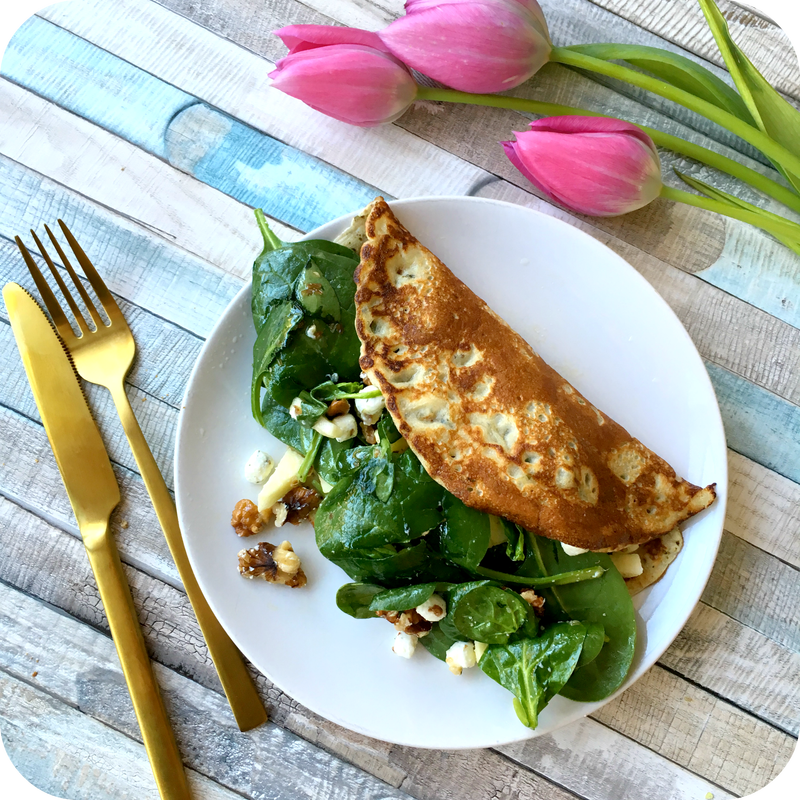 Boerenpannenkoeken met spinazie salade