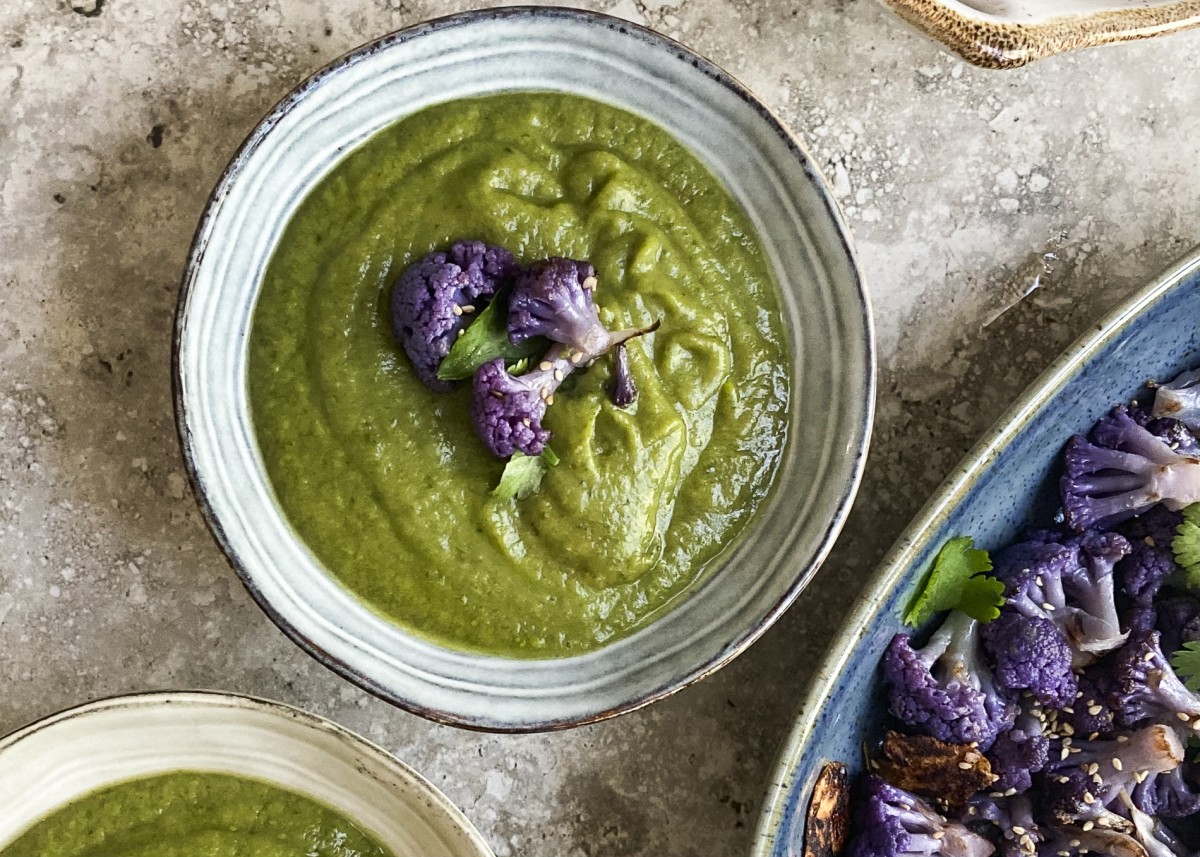 Crema de brócoli morado y espinacas