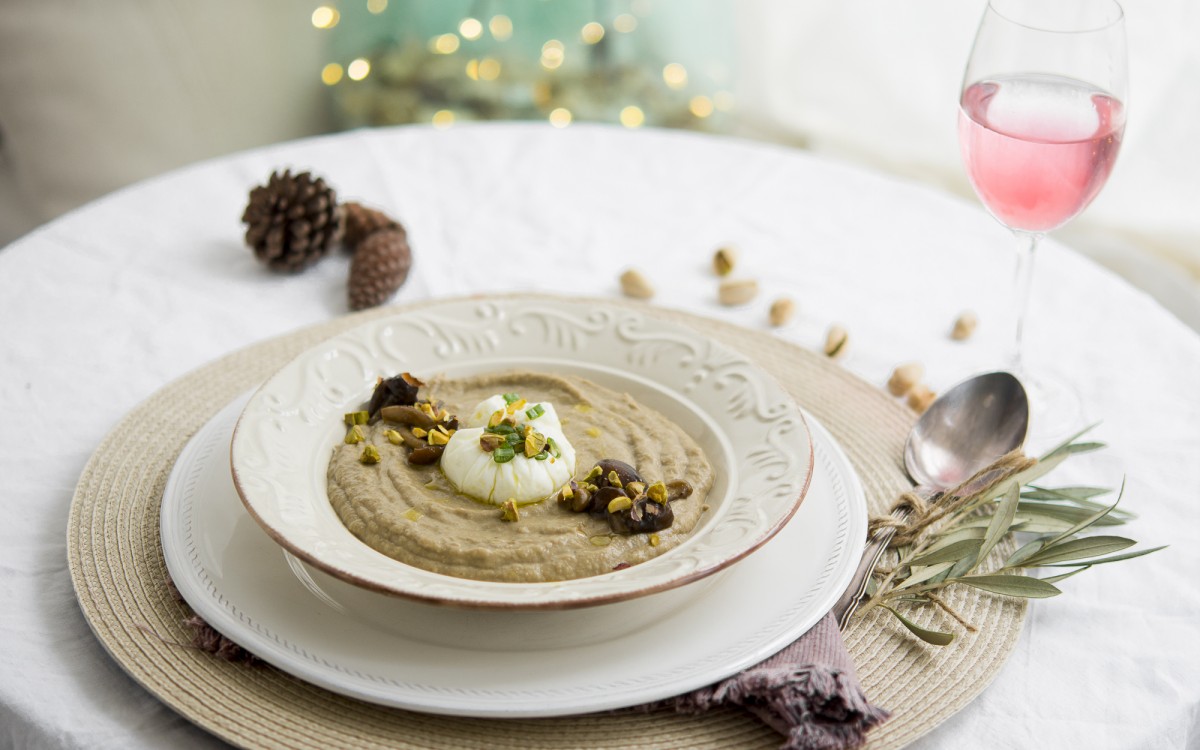 Crema de setas trufada y cebolla asada para Navidad