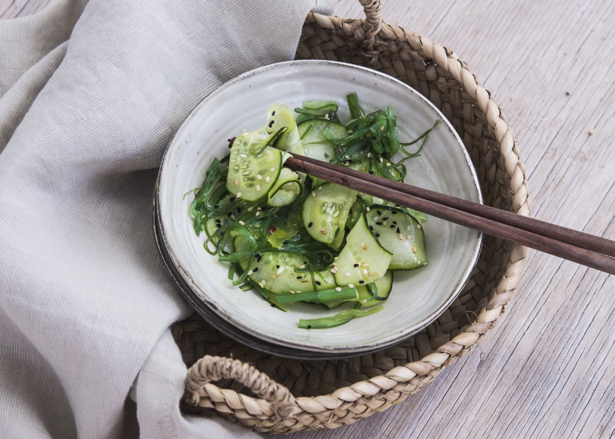 Ensalada exprés de pepino y wakame