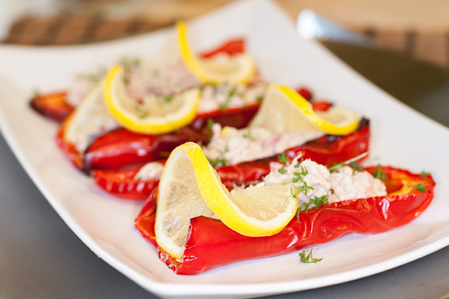 Gegrilde puntpaprika met tonijnsalade