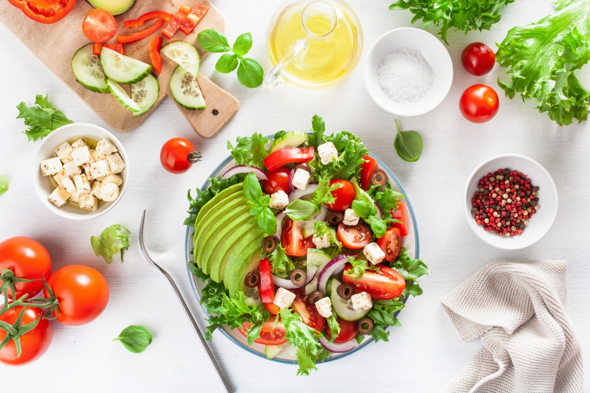 Griekse salade met avocado 