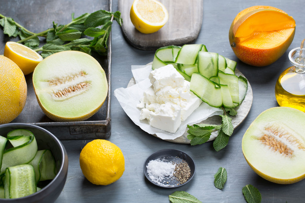 Meloensalade met komkommer en feta