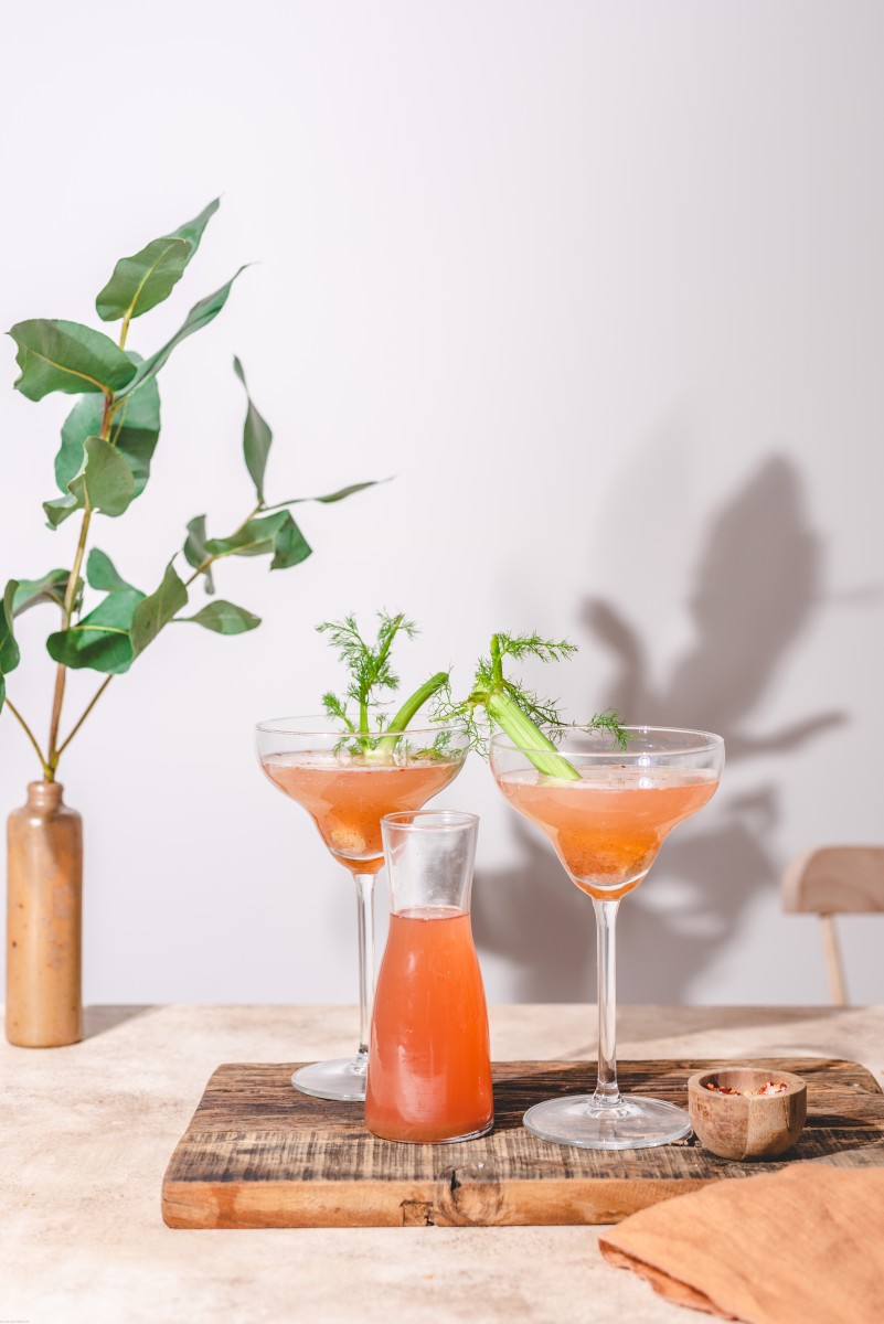 Rabarber-venkelmocktail met gember