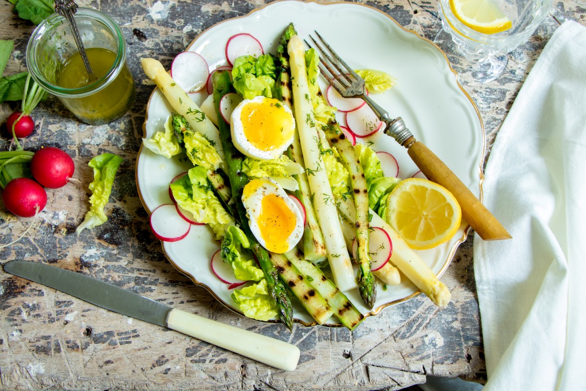 Spring Salad with White and Green Asparagus