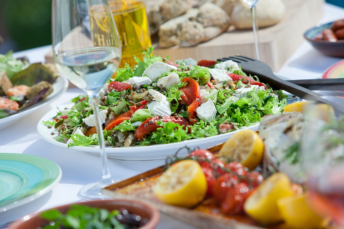 Lentil salad with roasted pepper, goat cheese and Salanova