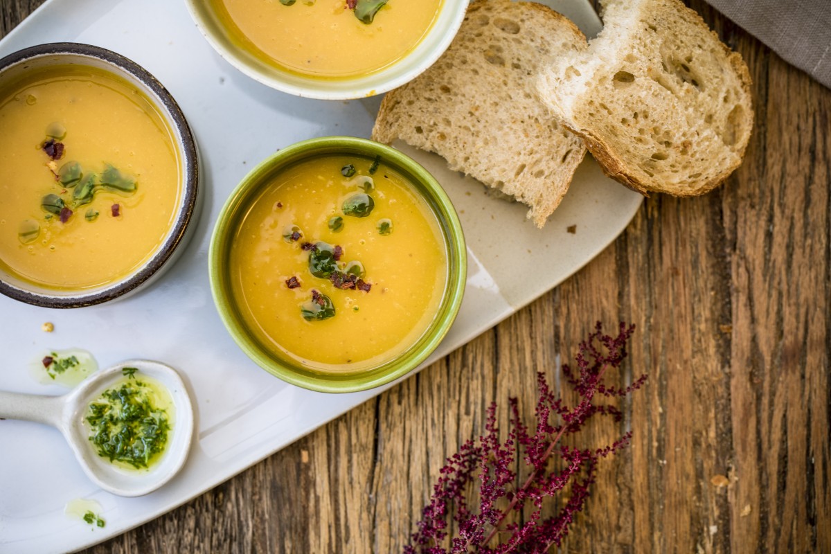 Kürbissuppe mit Petersilienöl