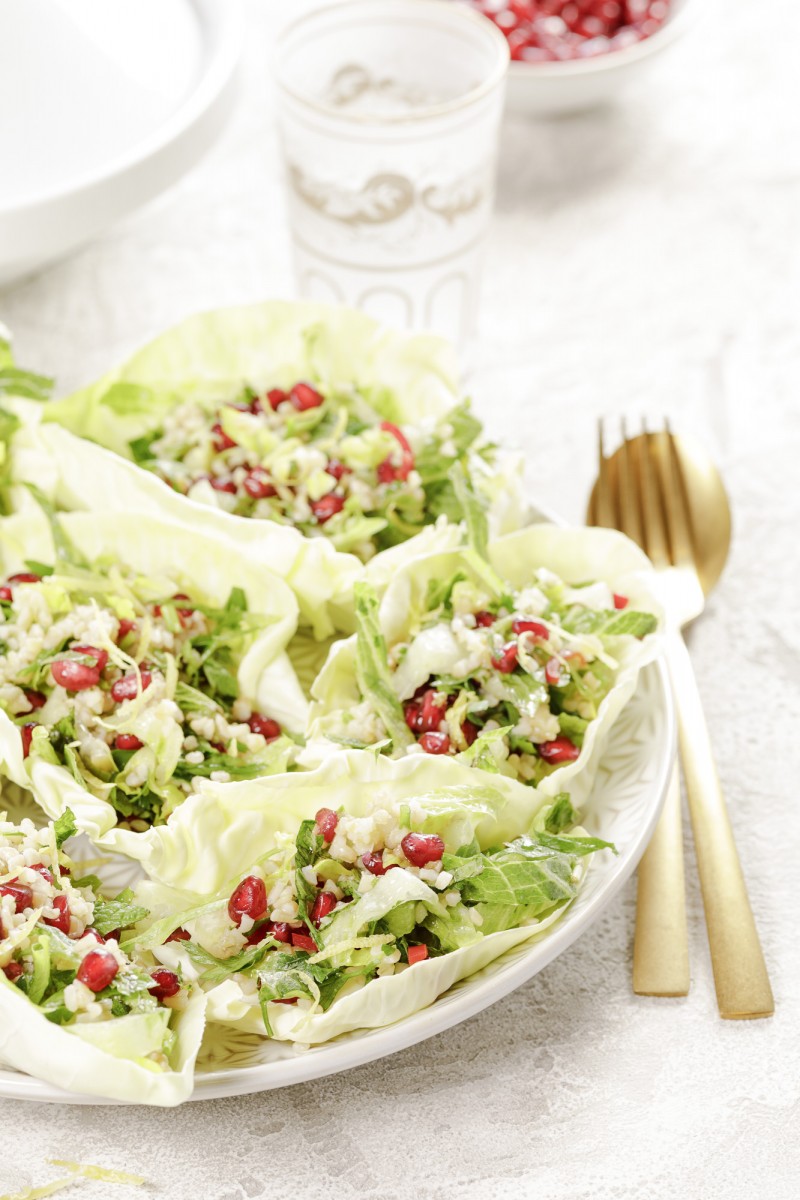 Taboulé mit Spitzkohl und knusprigem Lattich