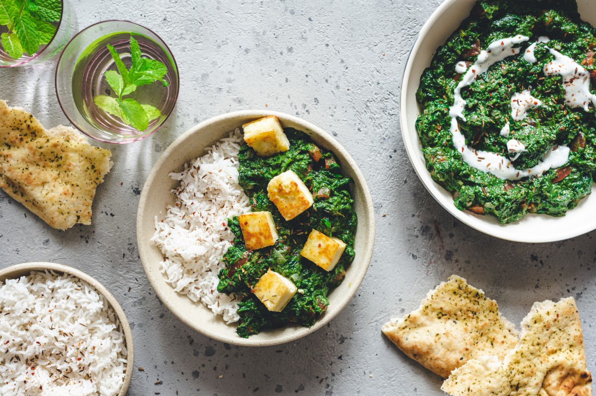 Spinazie recept met knapperige kaas (palak paneer)