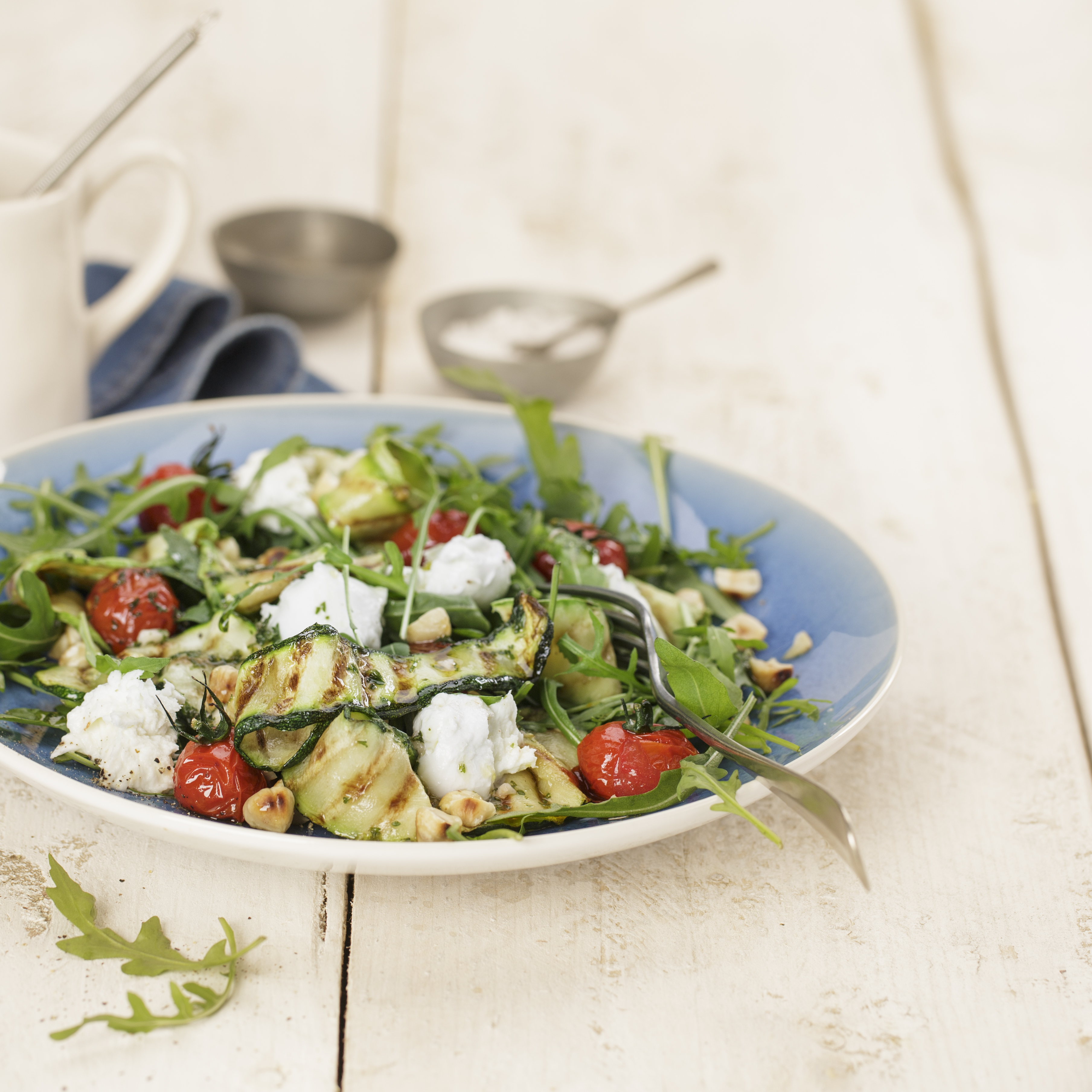 https://www.lovemysalad.com/sites/default/files/salade_van_gegrilde_courgette-linten.jpg