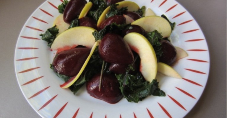 Rote Bete-Apfelsalat mit Baby-Kohl | Love my Salad