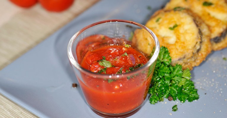 Klassische selbstgemachte Tomatensoße | Love my Salad