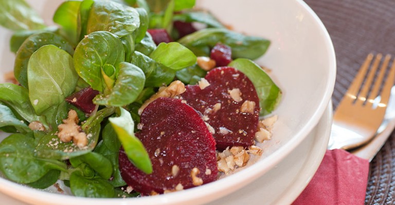 Feldsalat mit Roter Bete und Walnüssen | Love my Salad
