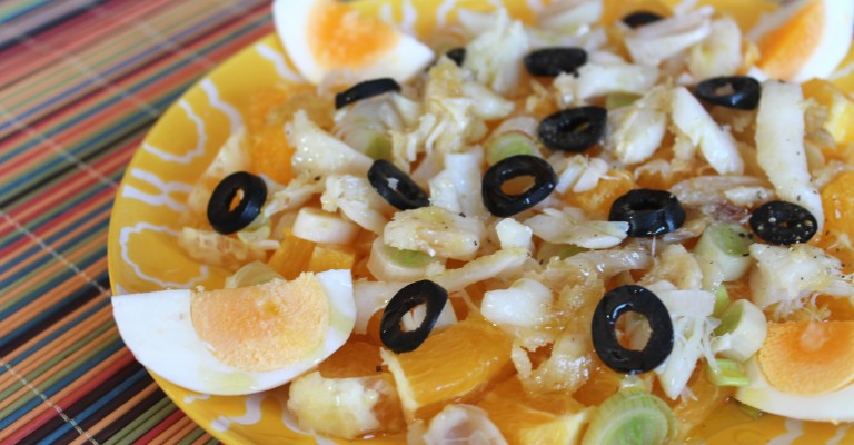 Respetuoso del medio ambiente Árbol Tumba Ensalada de naranja, cebolleta y bacalao | Love my Salad