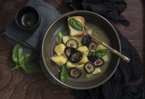 Un buen caldo de verduras y  poco más. 