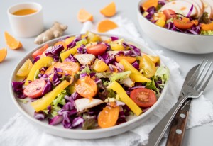 Food Talk - Rode kool + recept salade met gerookte kip & mandarijn-gember dressing