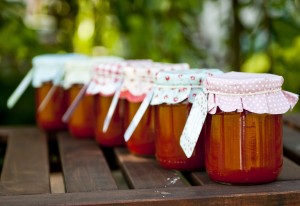 Großmutters Tomaten-Chutney aus erntereifen Tomaten