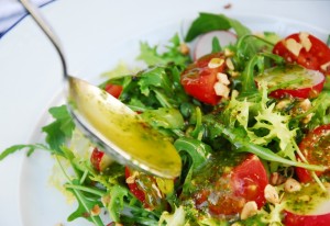 The role of the vinaigrette on salads