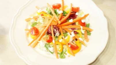 Salade de carottes avec une touche de saumon