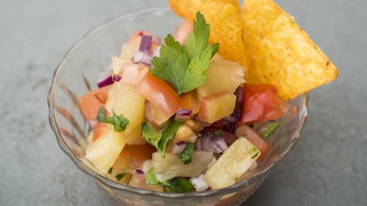 Salsa mejicana de piña y jalapeños