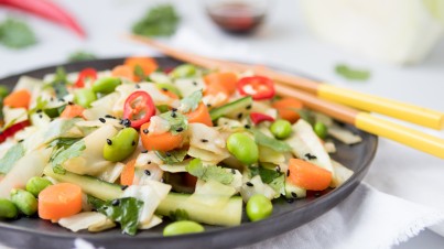 Aziatische koolsalade met sesamdressing