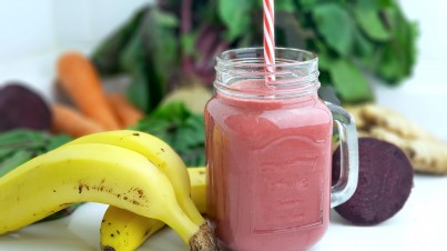 Batido de avena, remolacha, plátano y canela Batido de avena, remolacha, plátano y canela