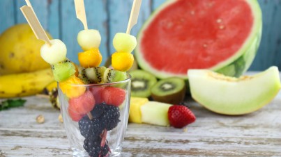 Fruitspiesjes met mango, kiwi en meloen 