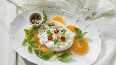 Carpaccio de mandarinas y burrata con aliño especial