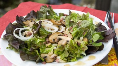 Eichblattsalat mit Speck