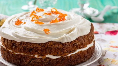 Carrot cake with lemon mascarpone icing 