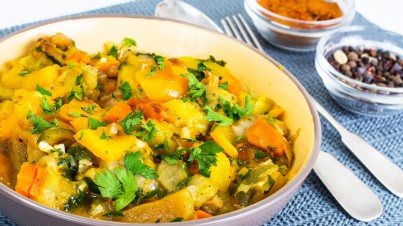 Cremiges Gemüsecurry mit Süßkartoffeln und Kürbis