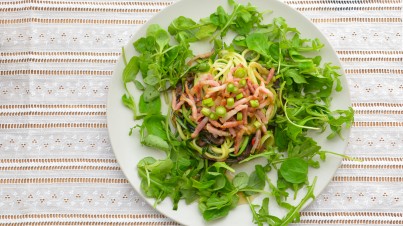 Espaguetis de calabacín con espárragos y bacon Espaguetis de calabacín con espárragos y bacon