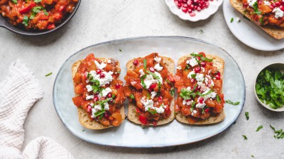 Sommer-Caponata mit Nektarine und Apfel