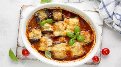 Aubergine rolls with minced meat