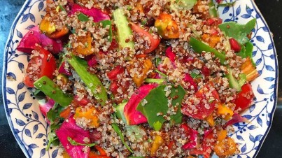 Ensalada de quinoa y rosas