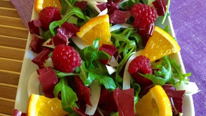 Insalata di radicchio rosso, finocchi e lamponi