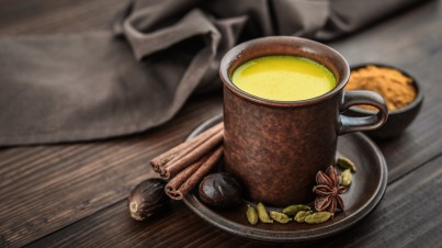 Golden milk met kaneel en kurkuma