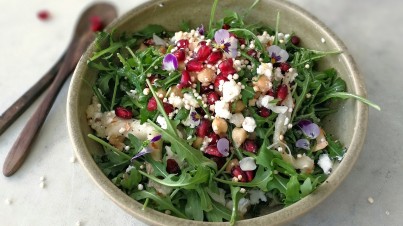 Aubergine salade met feta en quinoa
