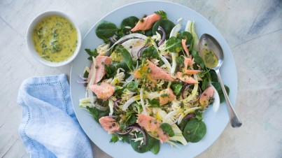 Venkelsalade met gerookte forel en gremolata dressing