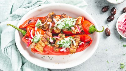 Stuffed pointed pepper with pearl couscous and marinated halloumi