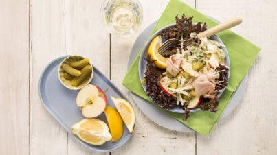 Sellerie-Salat mit Meerrettich und Schinken