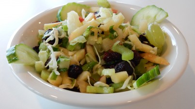Salade de chou blanc aux raisins de Corinthe