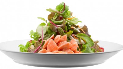 Lachs-Salat mit Dressing