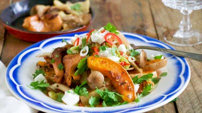 Pompoensalade met paddenstoelen en geitenkaas