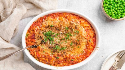Snelle mac and cheese met rode paprika en courgette