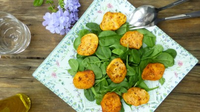 Salade van baby spinazie en zoete aardappel