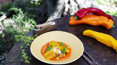 Poivronnade de Sweet Palermo, œuf mollet et son croustillant au piment d’Espelette