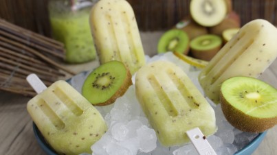 Paletas refrescantes de kiwi